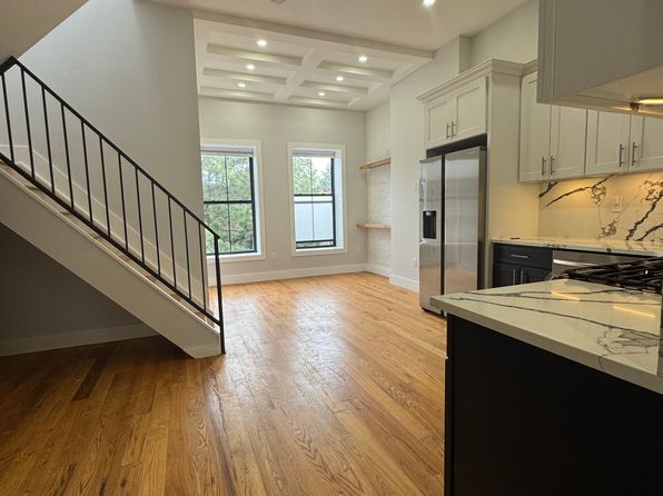555 Chauncey St #3A