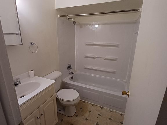 3rd image of 1005 41st Ave #54