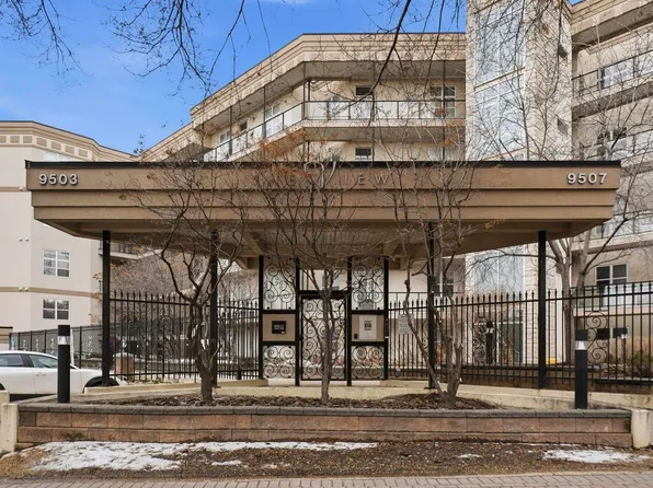 (undisclosed Address), Edmonton, AB T5H 4R1