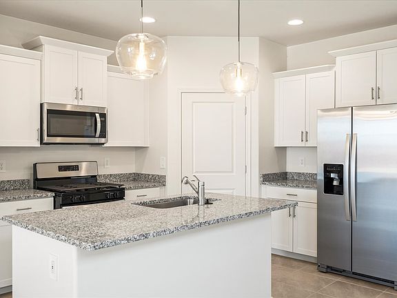 TUC_Avianna_Kitchen_E_11056-S-Rila-Dr