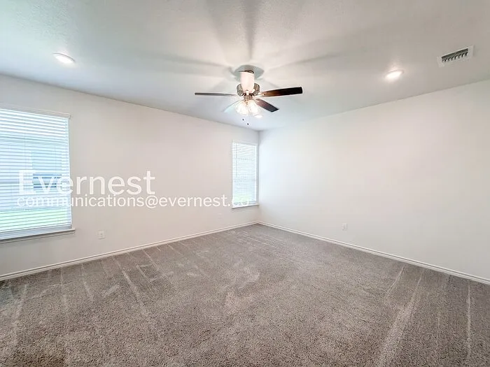 866 Freedom Cir — Photo 11