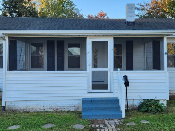 7 W Berry St, Sandston, VA 23150