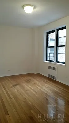 Rented by Hillel Realty Group | media 27