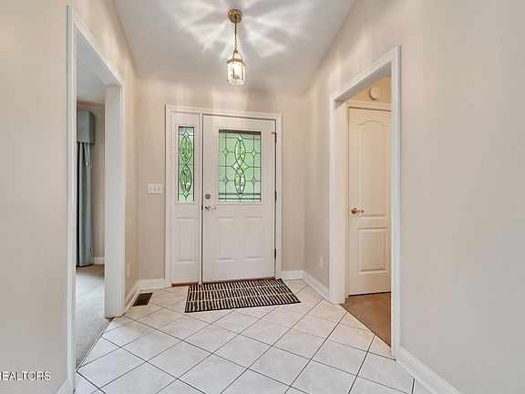 5th image of 118 Lisa Ln