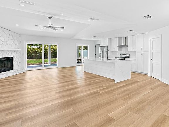 3rd image of 206 73rd St NW
