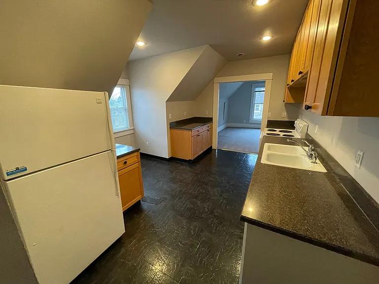 117 SW Whitaker St — Photo 5
