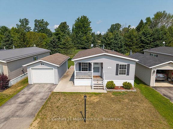 4th image of 110 Rosewood Dr