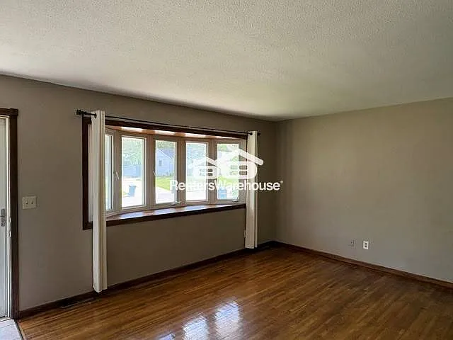 255 Twilite Ter — Photo 3
