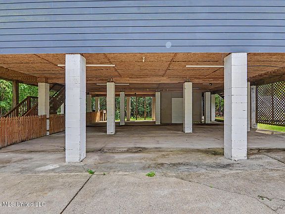 3rd image of 2008 Pompano Dr