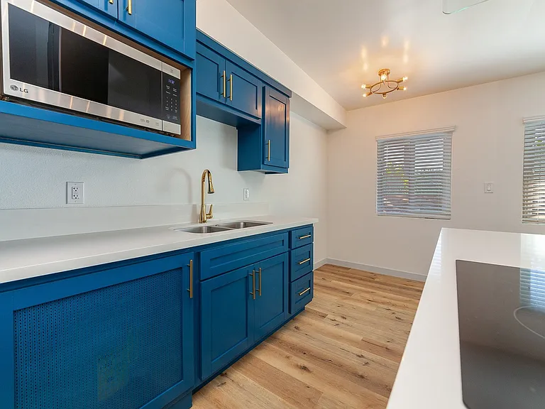 1955 Locust Ave #6 — Photo 6