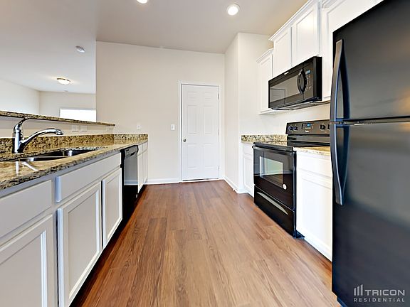 4th image of 848 Joselynn Dr