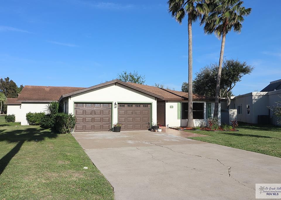 1st image of 23 E Maple Cir