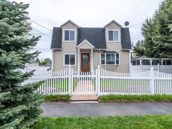 28 Saint Paul St, Westfield, MA 01085