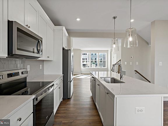 7th image of this home