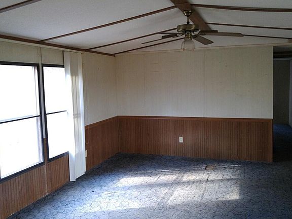 4th image of 34 Briar Hill Ln