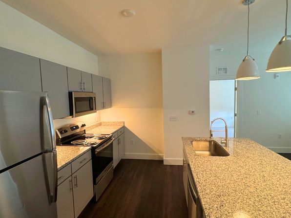 99 Halls Pl #39