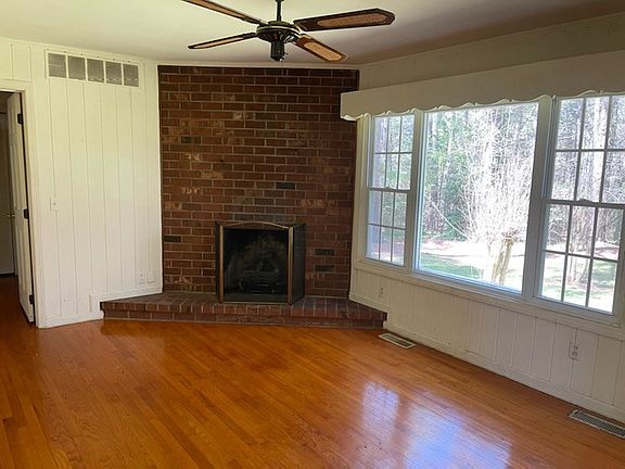 3rd image of 712 Hutcheson Ln