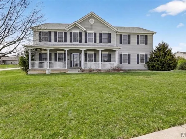 1202 Highland Circle Dr, Wentzville, MO 63385