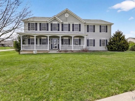 1202 Highland Circle Dr, Wentzville, MO 63385