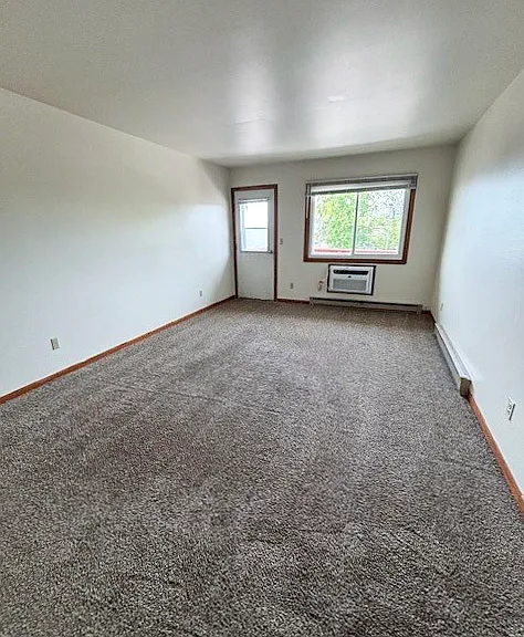 200 E Krych St #18 — Photo 2