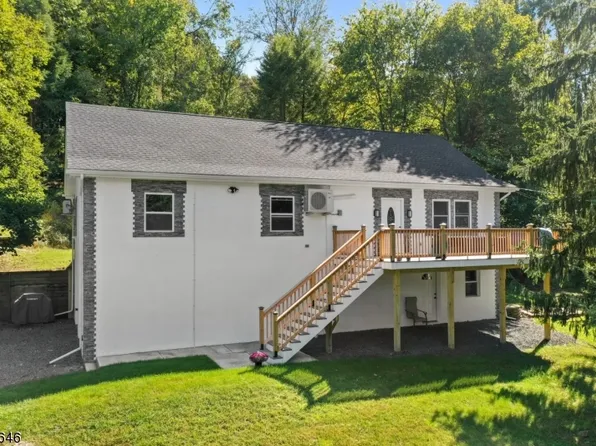 167 Philhower Ave, Califon Boro, NJ 07830
