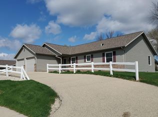 205 Oconnell St, Fox Lake, WI 53933