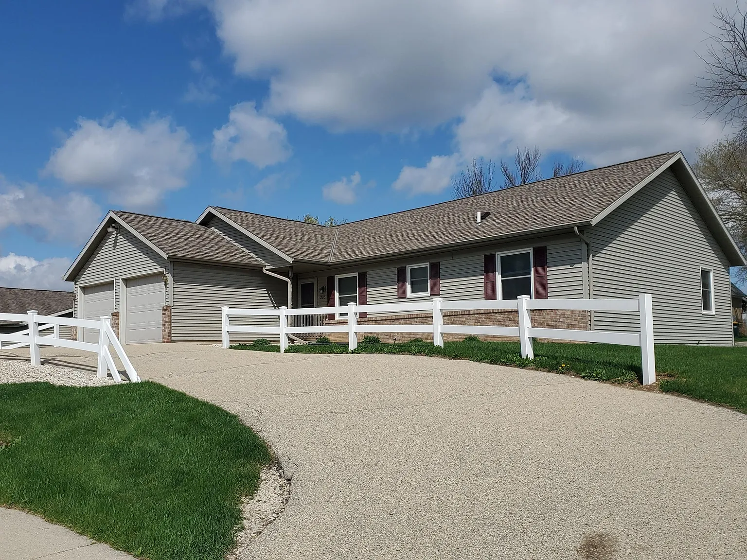 205 Oconnell St photo 1