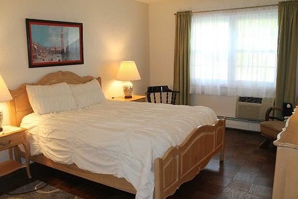 1st image of 8 Harbour Ln APT 2A