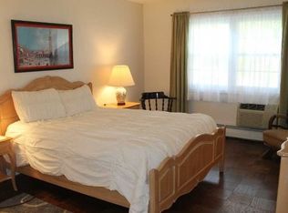 8 Harbour Ln APT 2A, Oyster Bay, NY 11771