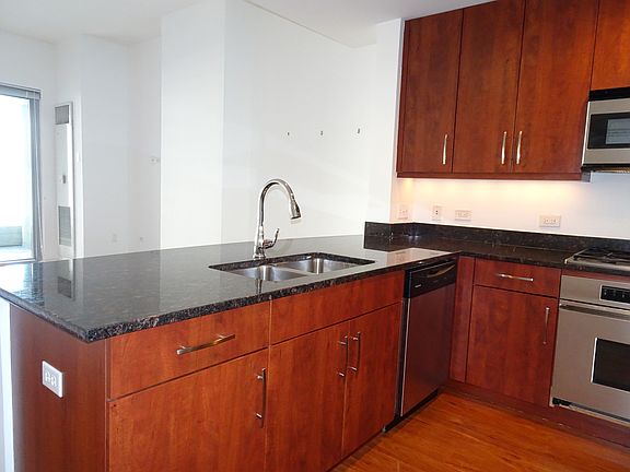 4th image of 160 E Illinois St APT 804