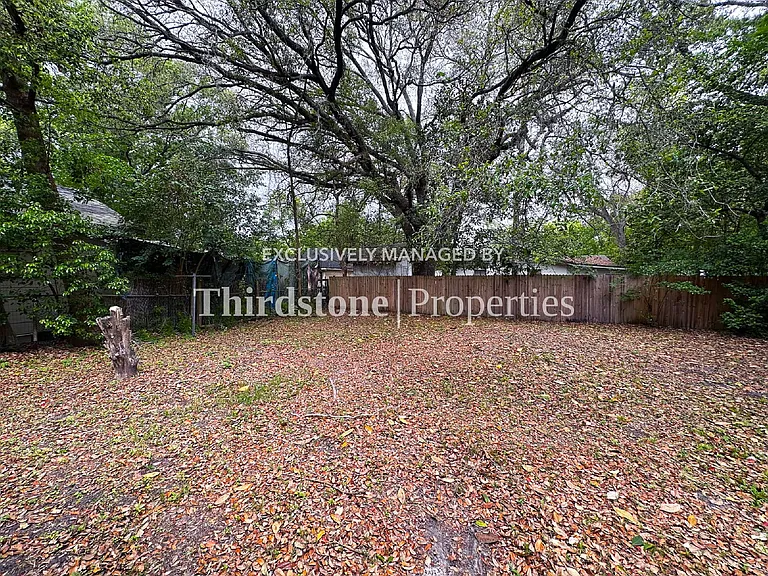 2913 W 2nd St — Photo 17