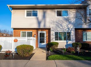 4314 Hyde Park Dr #7, North Olmsted, OH 44070