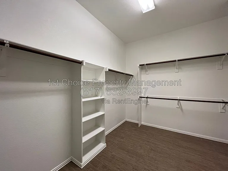 5312 Scenic Point Dr — Photo 16