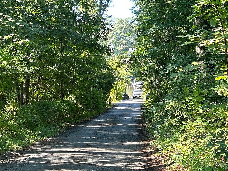 1st image of 575 Riverview Rd
