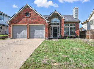 10036 Long Rifle Dr, Fort Worth, TX 76108