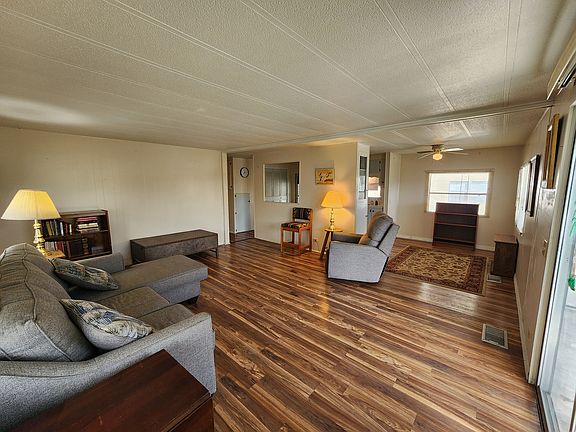 3rd image of 7608 Parkway Blvd #175