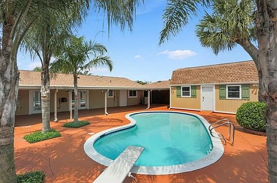 2nd image of 609 Grovewood Dr