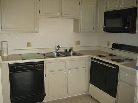 5th image of 332 Jett St Unit 202