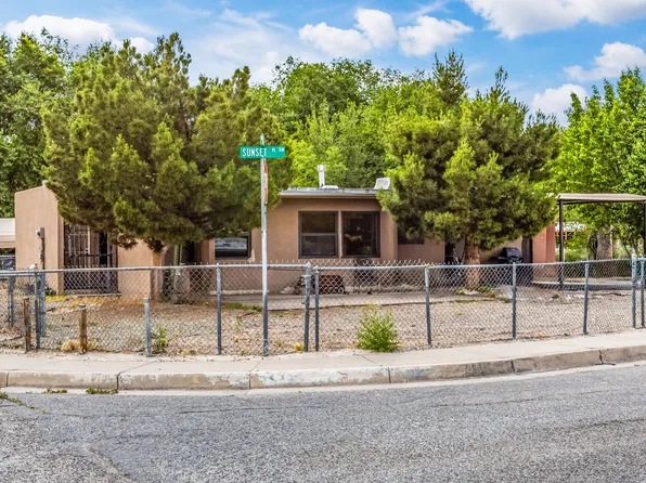 175 Sunset Pl SW, Albuquerque, NM 87105