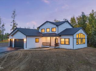 6087 N Snowflower Ln, Palmer, AK 99645