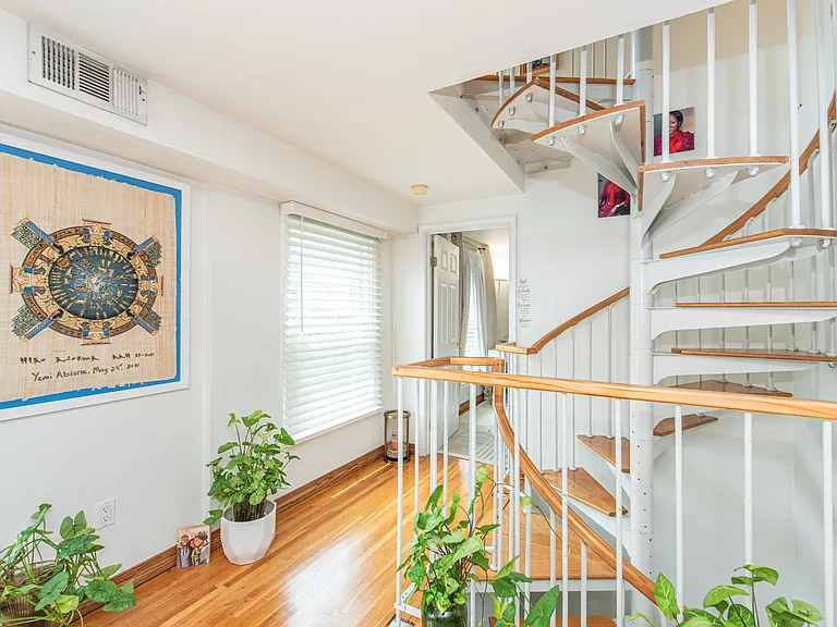 21 Springfield Ave #4 — Photo 16