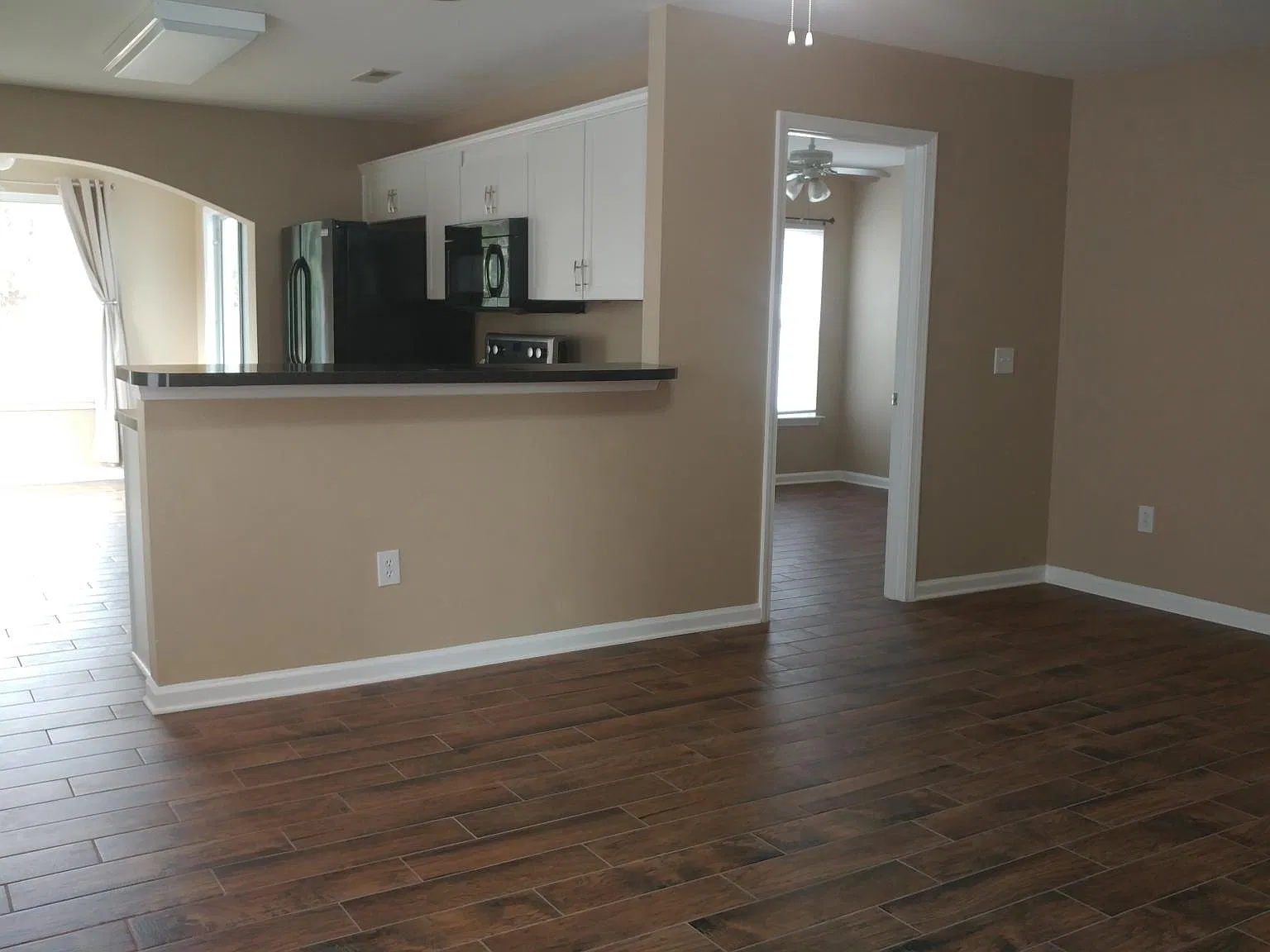 3059 Hollybrooke Dr — Photo 4