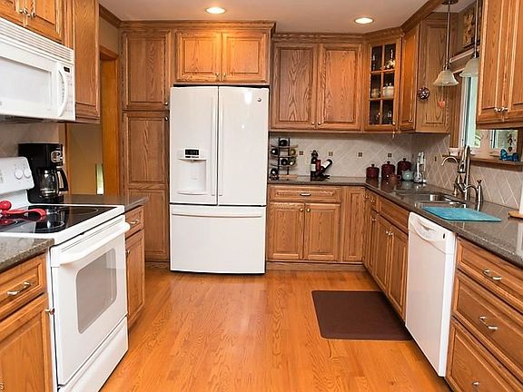2nd image of 1619 Myers Dr