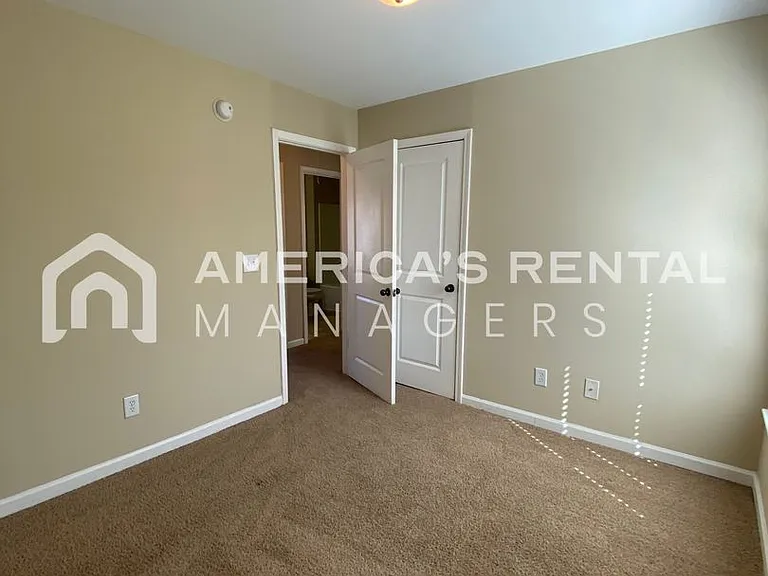 133 The Heights Dr — Photo 16