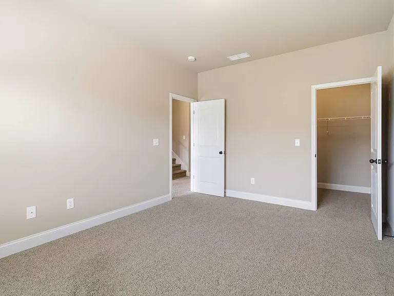 310 Strasburg Dr — Photo 31