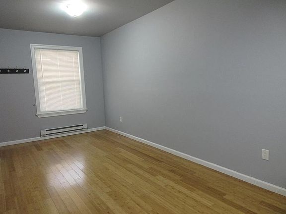 3rd image of 1226 W Westmoreland St #1