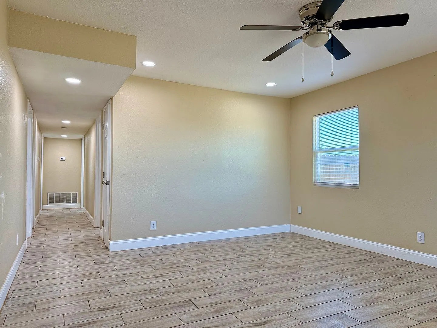 House For Rent — Photo 3