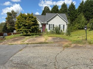 108 Sycamore Ct, Pickens, SC 29671