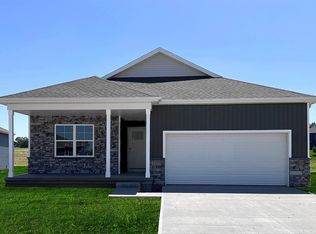 2713 Prairielight Dr, Hiawatha, IA 52233