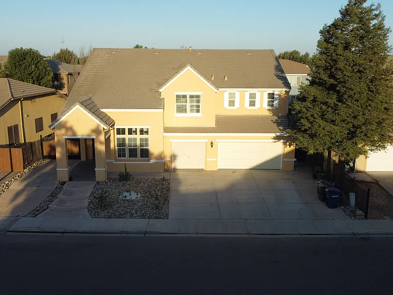 656 Cedar Mountain Dr — Photo 2